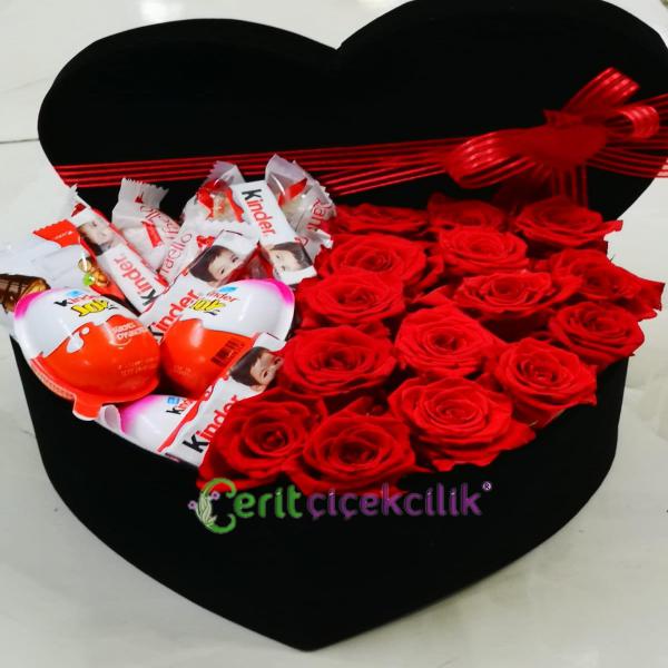  Kemer Çiçek Kalp Kutuda Çikolata ve Güller