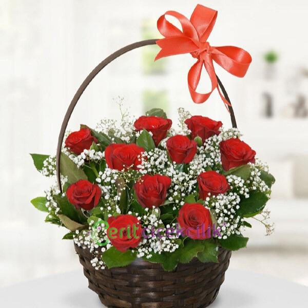 Kemer Çiçekçi Sepette Kırmızı Güller  11 Adet