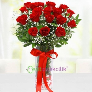 Kemer Çiçekçi - Cam Vazoda Beyaz Gerbera 