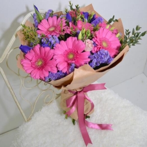  Kemer Çiçek Gönder - Gerbera Lisyantus statüs Buket
