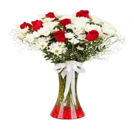  Kemer Çiçek Siparişi Vazoda Beyaz Papatyalar Güller
