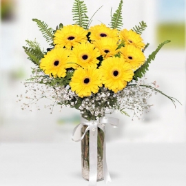  Kemer Çiçekçiler Silinidir Vazoda Sarı Gerberalar 